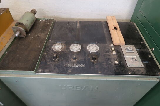 2 hovedet hjørne svejser, Urban AKS 4210