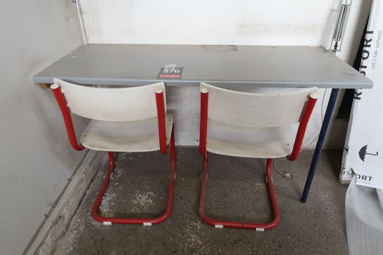 Tbord, hylde, stole & radio 