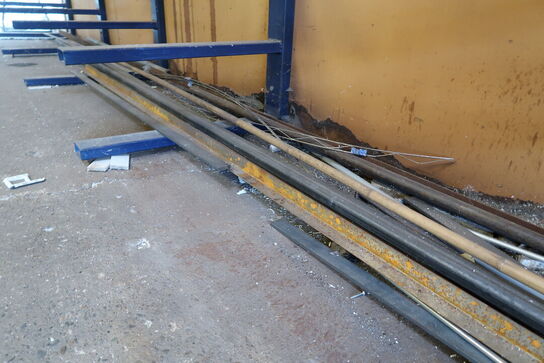 Diverse metal rester 