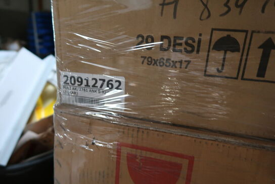 Palle med div. Reservedele bl.a. køleskabsdøre m.m.