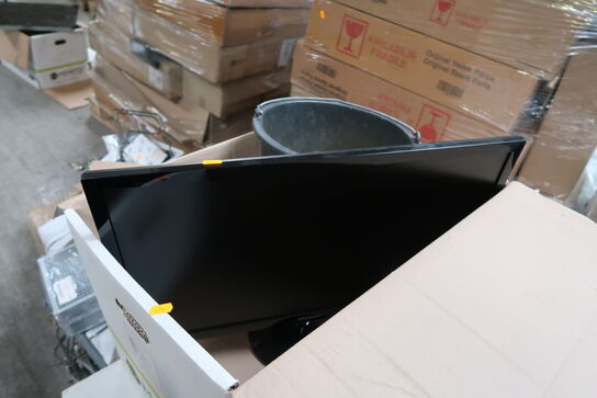 Palle med div. Flyttekasser og elektronik