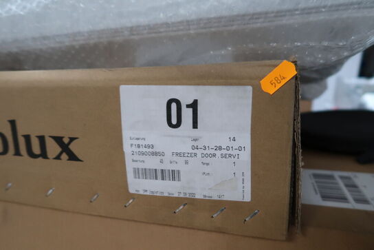 Palle med div. Reservedele bl.a. køleskabsdøre m.m.