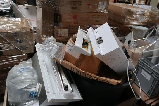 Palle med emhætter m.m.