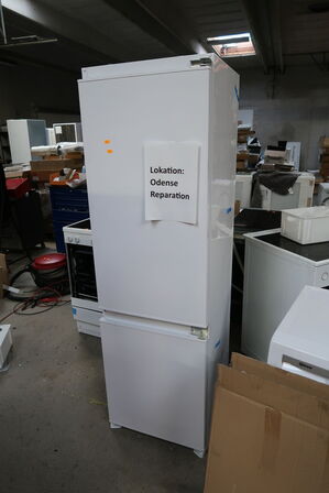 Køle/fryseskab GRAM KFI 301752-2