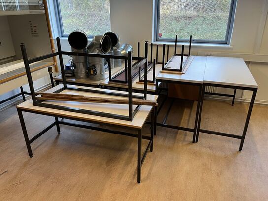 8. Stk borde i blandet størrelser