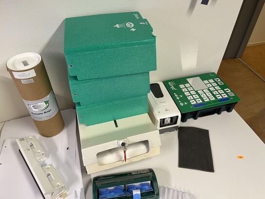 Blandet førstehjælp og sikkerheds udstyr