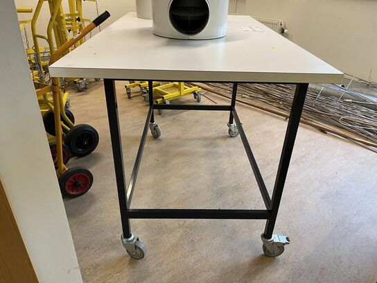 Rullebord med to udsugninger