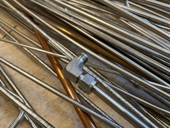 Diverse rør i mange tykkelser og længe