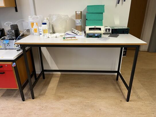 Blandet førstehjælp og sikkerheds udstyr