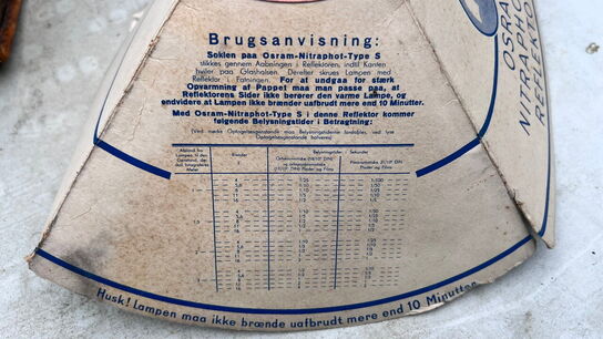 Antikt bælgkamera af træ og messing