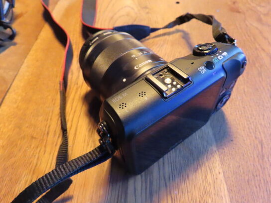 Kamera, CANON EOS M med taske