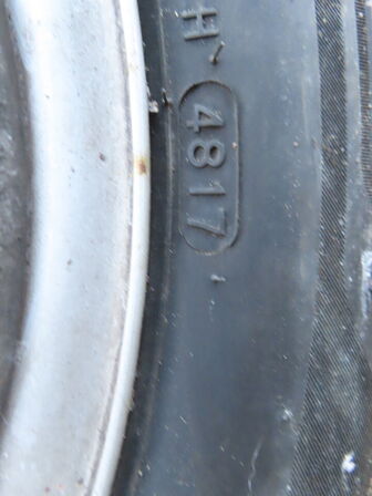 4 stk. helårsdæk på fælge, 205/65R16C 107/105T