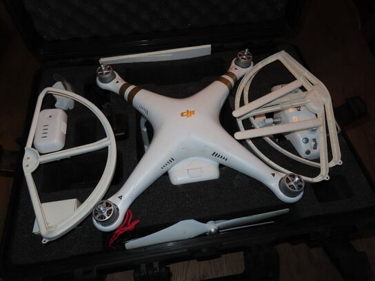 Drone, DJI PHANTOM 4K, komplet m. flightcase og 2 stk. accu.
