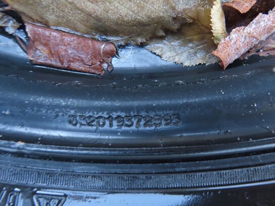 4 stk. sommerdæk på fælge, 215/60R17C 104/102H