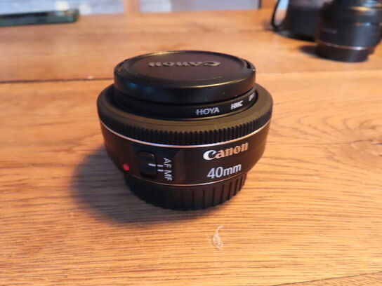 Kamera, CANON EOS 650D, flere linser, taske, lader og flash