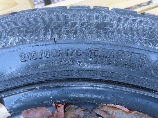 4 stk. sommerdæk på fælge, 215/60R17C 104/102H