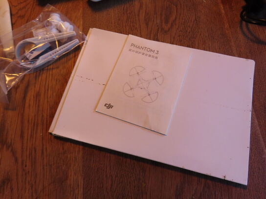 Drone, DJI PHANTOM 4K, komplet m. flightcase og 2 stk. accu.