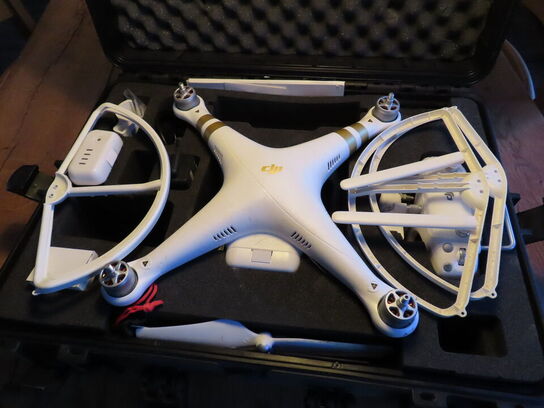 Drone, DJI PHANTOM 4K, komplet m. flightcase og 2 stk. accu.
