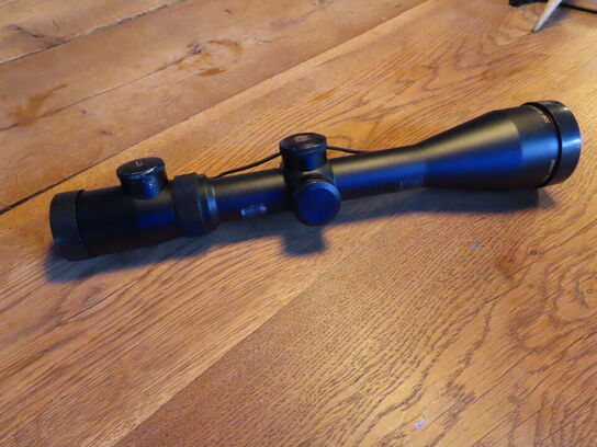 Sigtekikkert, NIKON MONARCH 25-10x50