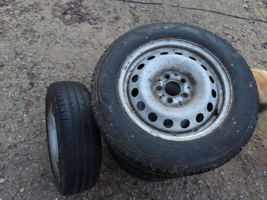 4 stk. helårsdæk på fælge, 205/65R16C 107/105T