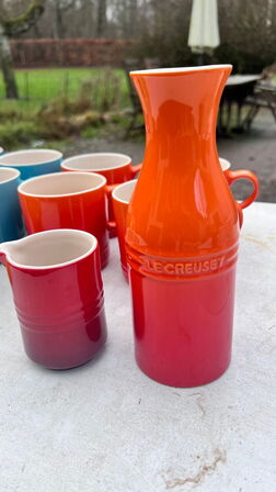 10 stk. krus og 2 stk. kander, LE CREUSET