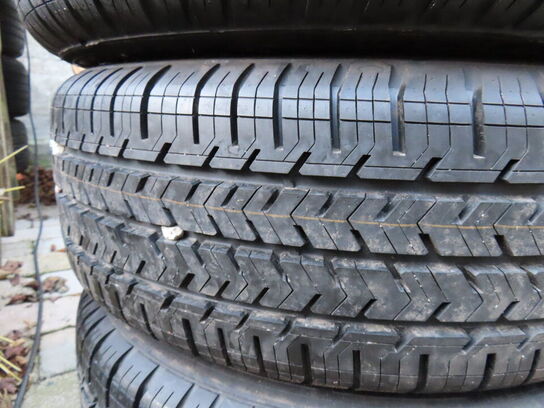 4 stk. sommerdæk på fælge, 215/60R17C 104/102H