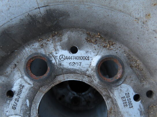 4 stk. helårsdæk på fælge, 205/65R16C 107/105T