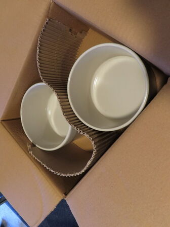 2 stk. krukker, stentøj 18x12 cm, creamhvide