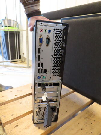 PC, LENOVO M710S, m. 4 GB HD og NVIDIA QUADRO P400 grafik