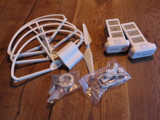 Drone, DJI PHANTOM 4K, komplet m. flightcase og 2 stk. accu.