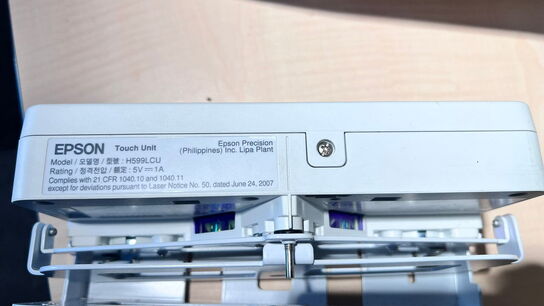 Projektor, EPSON EB-695Wi med touch unit og vægophæng