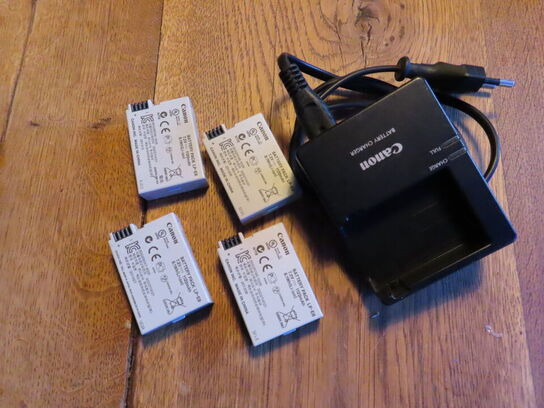 Kamera, CANON EOS 650D, flere linser, taske, lader og flash