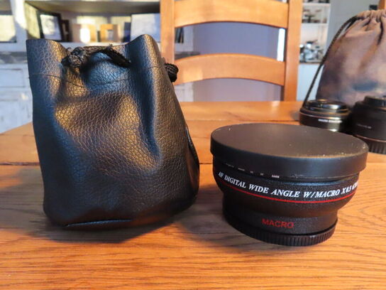 Kamera, CANON EOS 650D, flere linser, taske, lader og flash