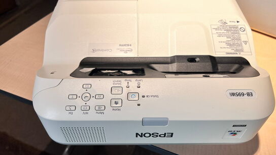 Projektor, EPSON EB-695Wi med touch unit og vægophæng