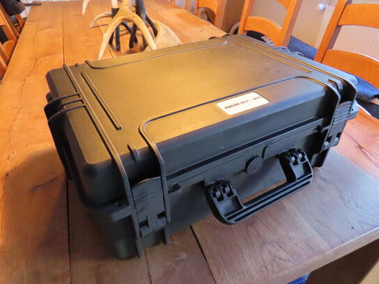 Drone, DJI PHANTOM 4K, komplet m. flightcase og 2 stk. accu.