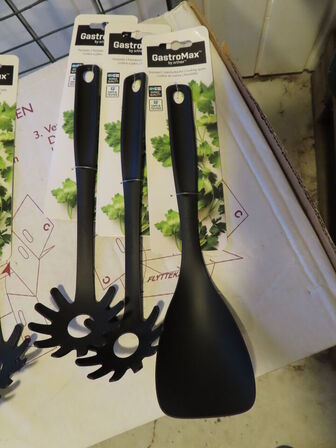 3 stk. køkkenredskaber