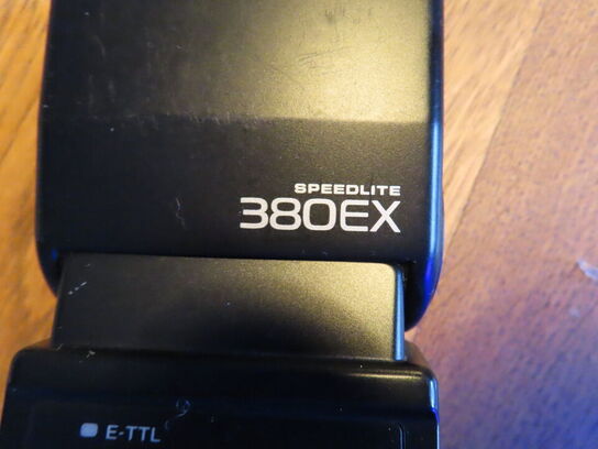 Kamera, CANON EOS 650D, flere linser, taske, lader og flash