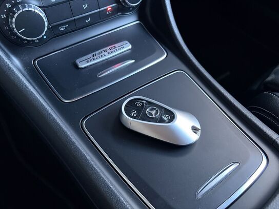 Mercedes-Benz CLA 200, AMG Line, White Art Edition 1,6 AUT. (MOMSFRI)