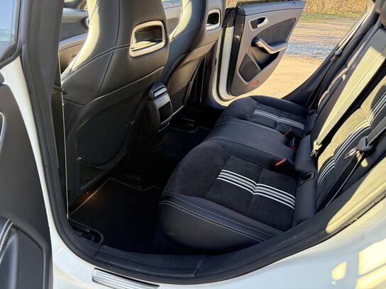 Mercedes-Benz CLA 200, AMG Line, White Art Edition 1,6 AUT. (MOMSFRI)