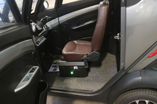 Kabinescooter J1 Kun 77 km! (Momsfri)