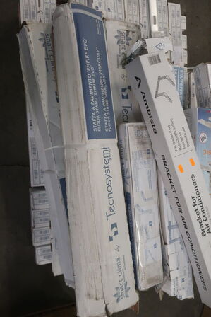 Palle med beslag til aircondition