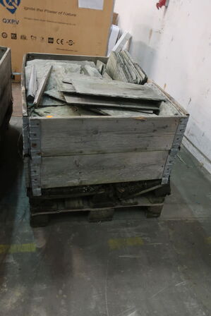 2 stk. paller med skiffersten