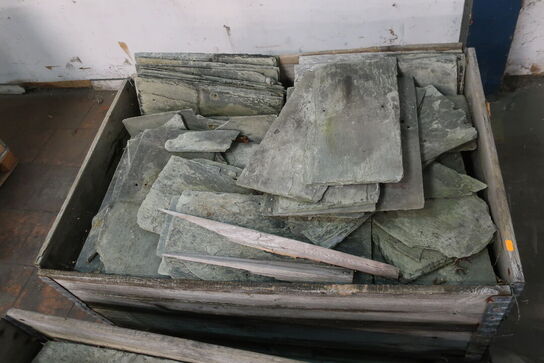 2 stk. paller med skiffersten