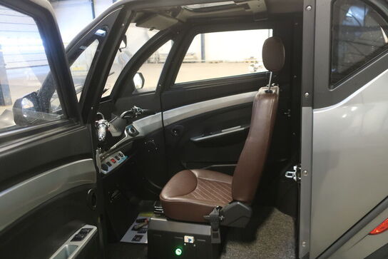 Kabinescooter J1 Kun 77 km! (Momsfri)