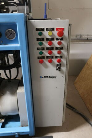 In-line vandskære maskine QTEC og Waterjet Pumpe QTEC 55-30