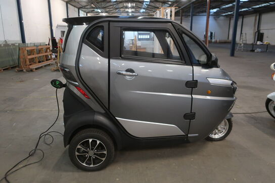 Kabinescooter J1 Kun 77 km! (Momsfri)