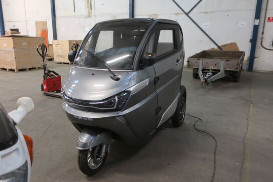 Kabinescooter J1 Kun 77 km! (Momsfri)