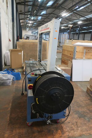 Omsnøringsmaskine NOVA-STRAP Nova-93 samt 2 pakker med omsnøring