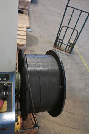 Omsnøringsmaskine NOVA-STRAP Nova-93 samt 2 pakker med omsnøring