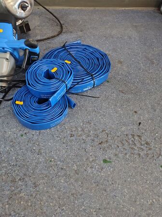 Pumpe og mixer samt slange